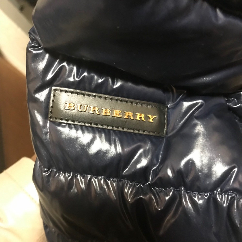 Burberry coat - Picture 5 of 8
